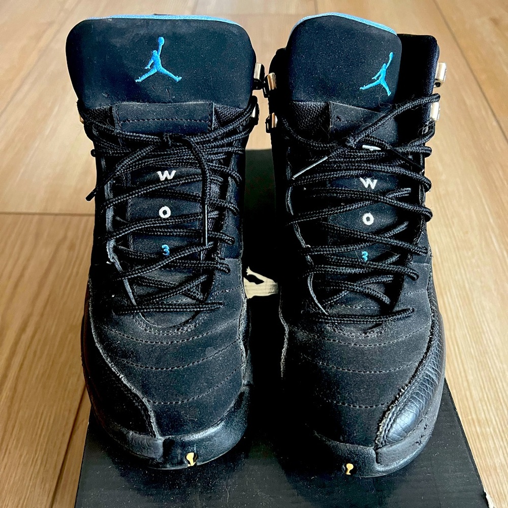 Jordan 12 Retro Nubuck 2009 w/BOX. Black / White-Blue. Size 8 women’s or 6.5